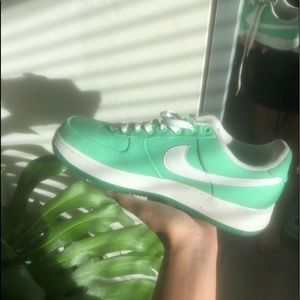 RARE VINTAGE PASTEL GREEN NIKE AIR FORCE ONES